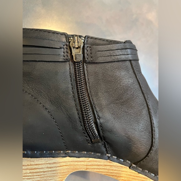 Dansko Maria Black Oiled Leather Ankle Boots Size 38 - Picture 12 of 15